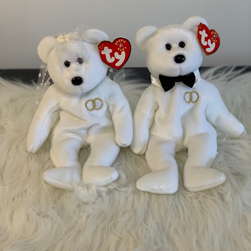Ty (33) White Wedding Bears with Gold Rings “Mr.&Mrs.”